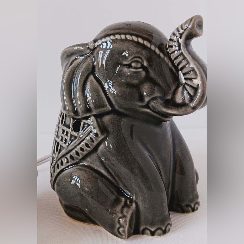 Gray Elephant Accent Lamp